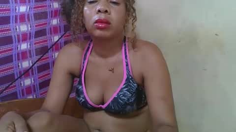 olinaa online show from May 5, 2026, 3:14 am