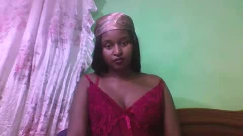 olinah610 online show from November 15, 2025, 8:27 pm