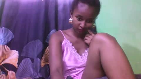 olinah610 online show from December 1, 2025, 6:02 pm