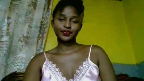 olinah610 online show from March 3, 2026, 7:53 pm