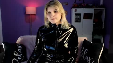 OliSunny Olivia online show from May 7, 2026, 6:46 pm