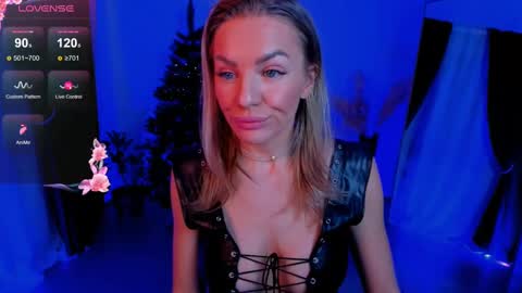 oliva_candy online show from December 17, 2024, 1:16 pm