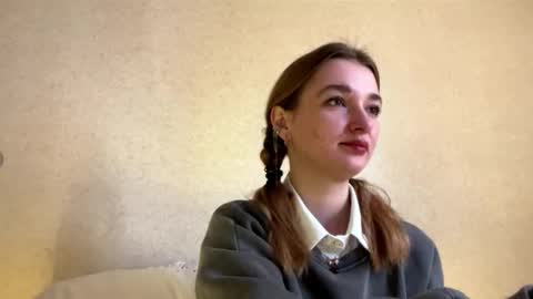 Olivia here online show from September 26, 2025, 9:02 am