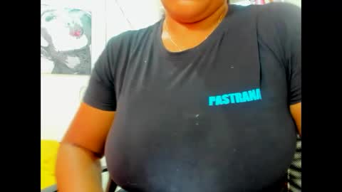 olivahot30 online show from December 3, 2024, 6:49 pm