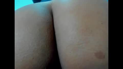 olivahot30 online show from December 23, 2024, 2:39 pm