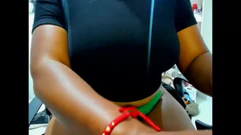 olivahot30 online show from December 26, 2024, 4:32 am