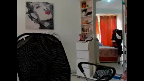 olivahot30 online show from January 4, 2025, 6:51 pm