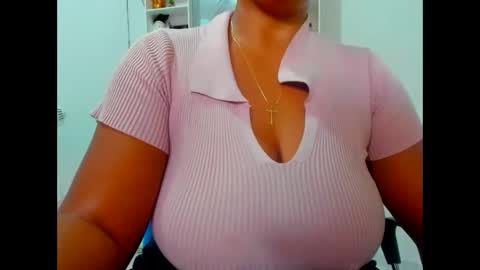 olivahot30 online show from January 6, 2025, 8:50 pm