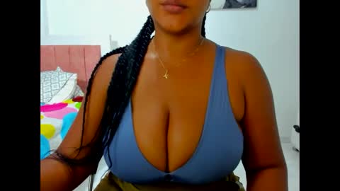 olivahot30 online show from February 11, 2025, 12:38 am