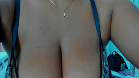 olivahot30 online show from February 26, 2025, 3:19 pm