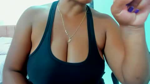 olivahot30 online show from March 4, 2025, 3:15 pm