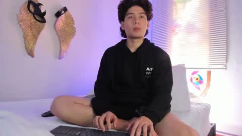 Oliver Pixx online show from October 1, 2025, 1:17 pm