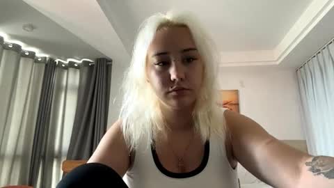 Mia online show from February 2, 2026, 5:06 am