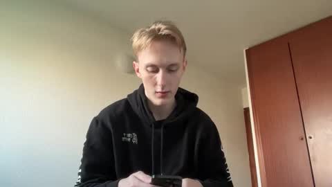 Snapshot of oliver_and_thomas chatting on November 16, 2025, 1:28 pm Oliver and Thomas online show from November 16, 2025, 1:28 pm