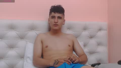 oliver_cat_ online show from May 20, 2026, 11:05 am
