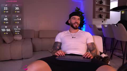 oliver_colt__ online show from October 22, 2025, 1:28 am