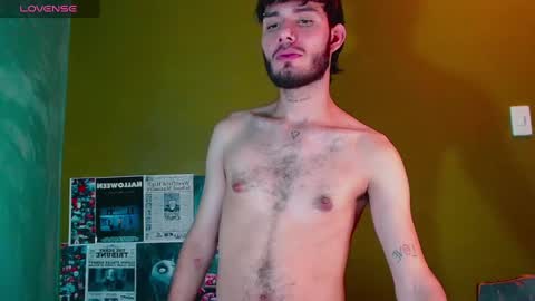 Snapshot of oliver_hairy chatting on January 8, 2025, 5:59 am oliver online show from January 8, 2025, 5:59 am