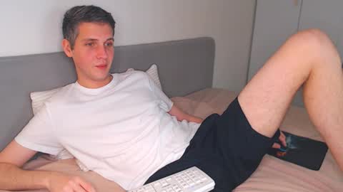 Oliver online show from November 13, 2025, 6:07 pm