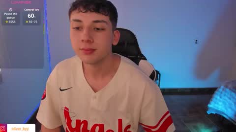 Snapshot of oliver_kyy chatting on March 14, 2026, 10:26 pm oliveeer online show from March 14, 2026, 10:26 pm