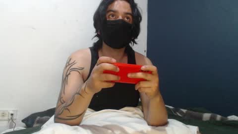 oliver_laid_2023 online show from December 7, 2024, 6:37 pm