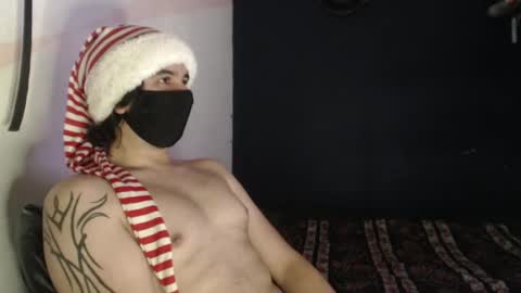 oliver_laid_2023 online show from December 15, 2024, 11:31 pm