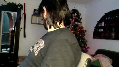 oliver_laid_2023 online show from December 15, 2025, 2:05 am