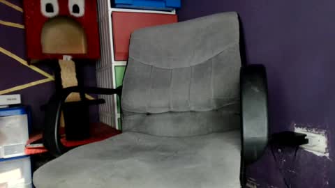 Snapshot of oliver_laid_2023 chatting on August 9, 2026, 3:23 am oliver_laid_2023 online show from August 9, 2026, 3:23 am