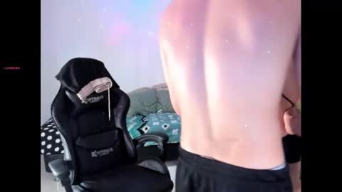 oliver_mrgn online show from September 17, 2025, 7:48 pm