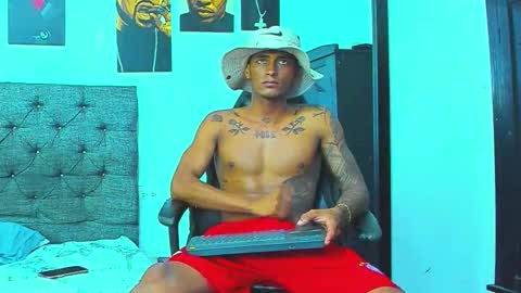 oliver_smith_2 online show from November 7, 2025, 5:46 pm