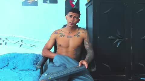 oliver_smith_2 online show from July 28, 2026, 9:14 pm