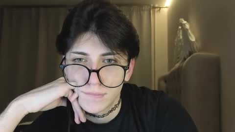 Snapshot of oliver_star_boy chatting on January 14, 2026, 4:56 pm oliver online show from January 14, 2026, 4:56 pm