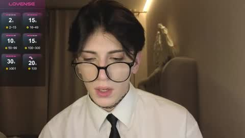 Snapshot of oliver_star_boy chatting on January 17, 2026, 5:38 pm oliver online show from January 17, 2026, 5:38 pm