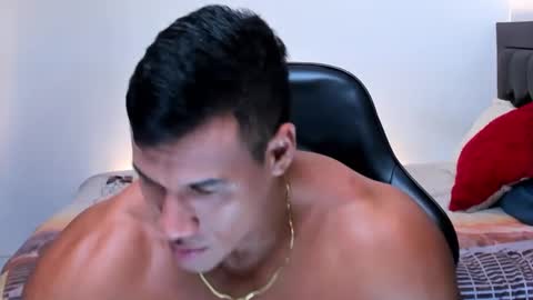 oliver_tommy online show from September 17, 2025, 12:45 am