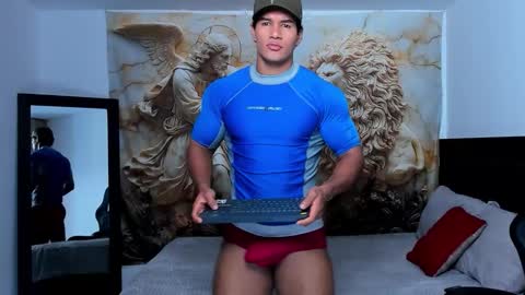 oliver_tommy online show from December 2, 2025, 12:10 pm