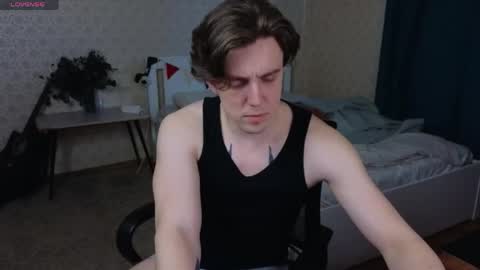 Snapshot of oliver_travis chatting on April 21, 2026, 3:46 am Oliver Evans online show from April 21, 2026, 3:46 am