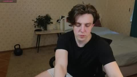 Snapshot of oliver_travis chatting on May 11, 2026, 4:07 am Oliver Evans online show from May 11, 2026, 4:07 am