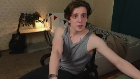 Snapshot of oliver_travis chatting on June 9, 2026, 2:23 am Oliver Evans online show from June 9, 2026, 2:23 am