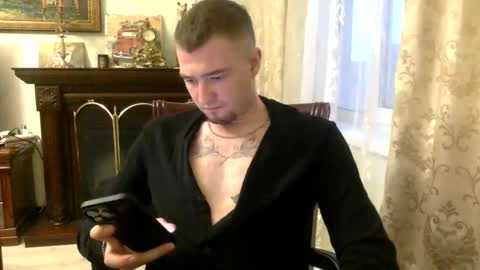 Snapshot of oliverlucky chatting on October 15, 2025, 3:12 pm CryotoneX online show from October 15, 2025, 3:12 pm