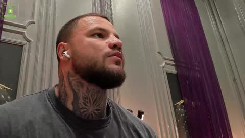 Snapshot of oliversport chatting on October 30, 2025, 10:49 am OliverSport online show from October 30, 2025, 10:49 am