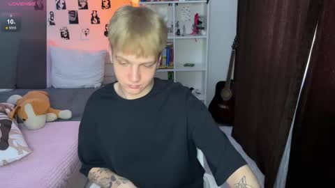 oliver online show from October 11, 2025, 10:03 am