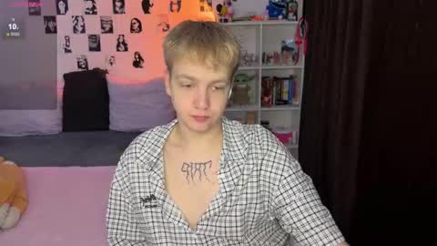 oliver online show from November 17, 2025, 8:53 am