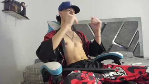 oliverthompson_01 online show from February 20, 2025, 2:29 am