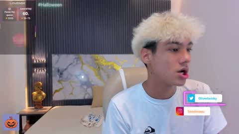 Oliver online show from October 15, 2025, 9:59 pm