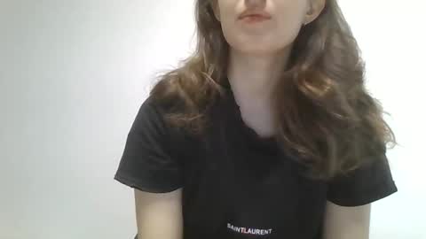 Snapshot of olivia__dream chatting on May 15, 2026, 7:26 am olivia__dream online show from May 15, 2026, 7:26 am