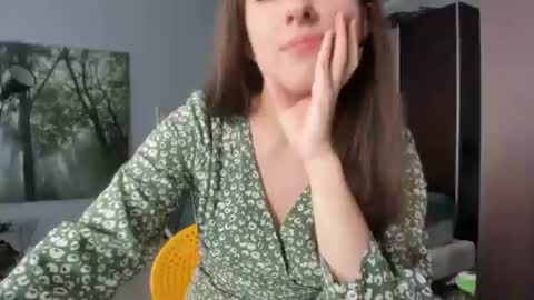Snapshot of olivia__dream chatting on June 6, 2026, 11:15 am olivia__dream online show from June 6, 2026, 11:15 am
