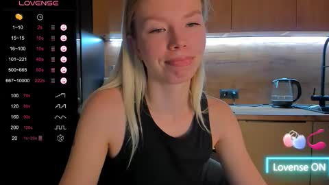 Snapshot of olivia_bells chatting on February 21, 2026, 9:49 pm Olivia 3 online show from February 21, 2026, 9:49 pm