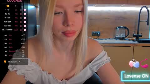 Snapshot of olivia_bells chatting on March 25, 2026, 9:21 pm Olivia 3 online show from March 25, 2026, 9:21 pm