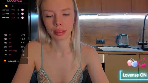 Snapshot of olivia_bells chatting on March 26, 2026, 8:58 pm Olivia 3 online show from March 26, 2026, 8:58 pm