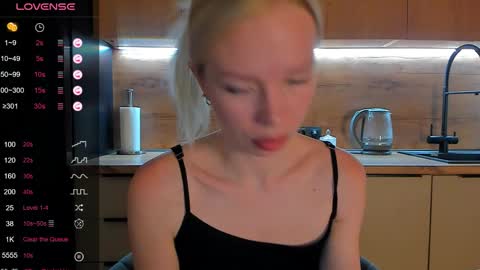 Snapshot of olivia_bells chatting on May 22, 2026, 9:09 pm Olivia 3 online show from May 22, 2026, 9:09 pm