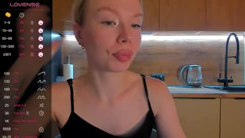Snapshot of olivia_bells chatting on May 28, 2026, 9:12 pm Olivia 3 online show from May 28, 2026, 9:12 pm